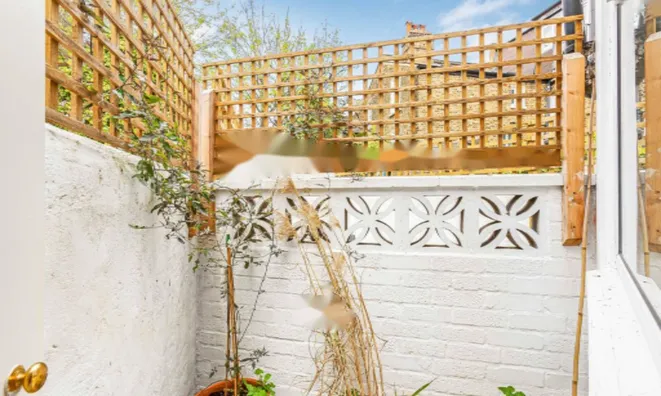 Недвижимость Eccles Road: 2