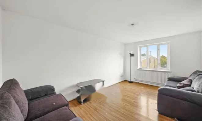 Недвижимость Sandifer Drive, Cricklewood: 4