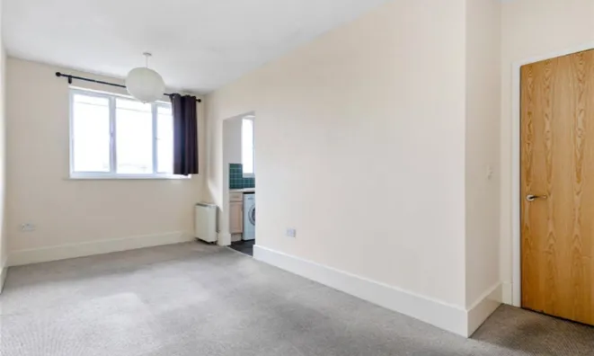 Недвижимость Wyndhams Court, 32 Celandine Drive: 4