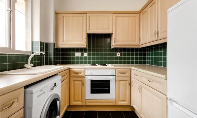 Недвижимость Wyndhams Court, 32 Celandine Drive: 6