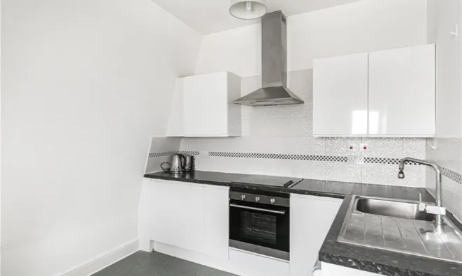 Недвижимость Warple Way: 9