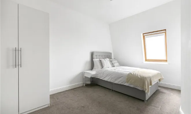 Недвижимость Warple Way: 10