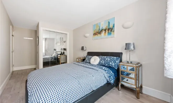 Недвижимость Plumbers Row: 7