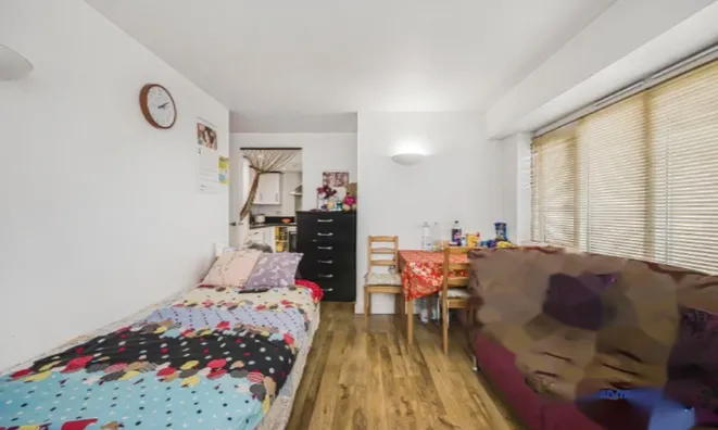 Недвижимость Stepney Way: 2