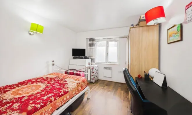 Недвижимость Stepney Way: 3