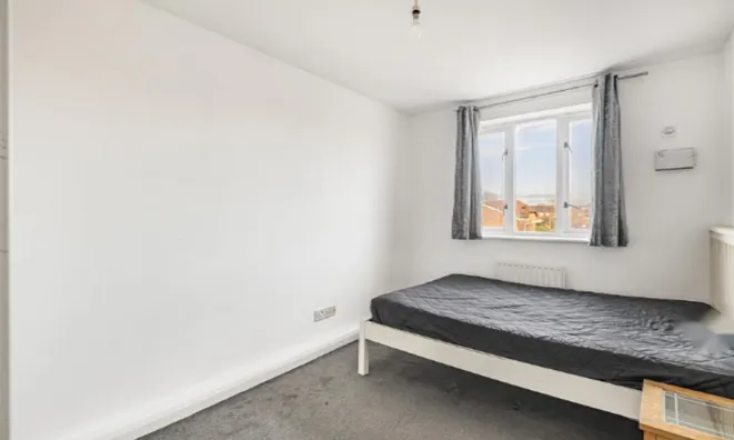 Недвижимость Sandifer Drive, Cricklewood: 11