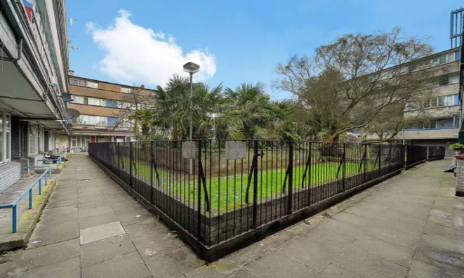 Недвижимость Hazlewood Crescent: 4