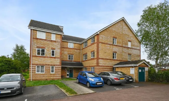 Недвижимость Windmill Drive, Cricklewood: 3