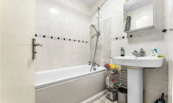 Недвижимость De Beauvoir Estate: 1