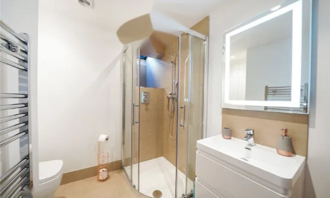 Недвижимость Waterlow Road: 10