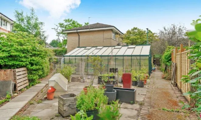 Недвижимость Barker Drive: 2