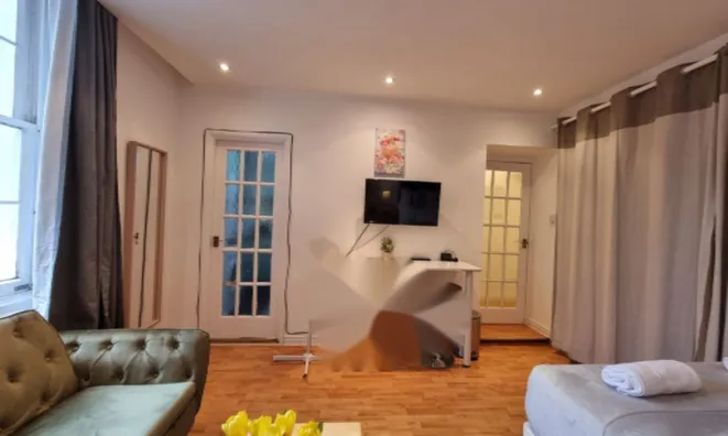 Недвижимость Gloucester Terrace: 2