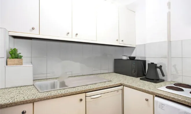 Недвижимость Petty France: 4