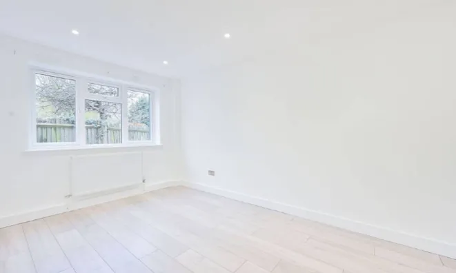 Недвижимость Lynton Road, Acton: 2