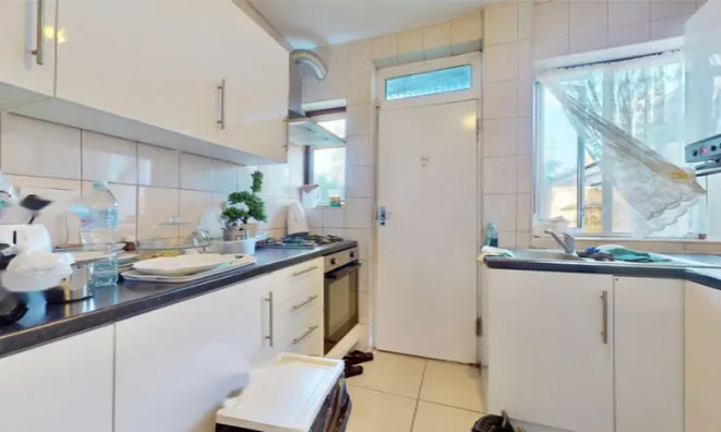 Недвижимость Tanfield Avenue: 1