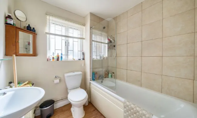 Недвижимость Longfellow Way: 3