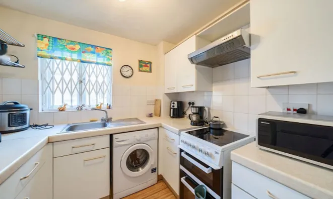 Недвижимость Longfellow Way: 8