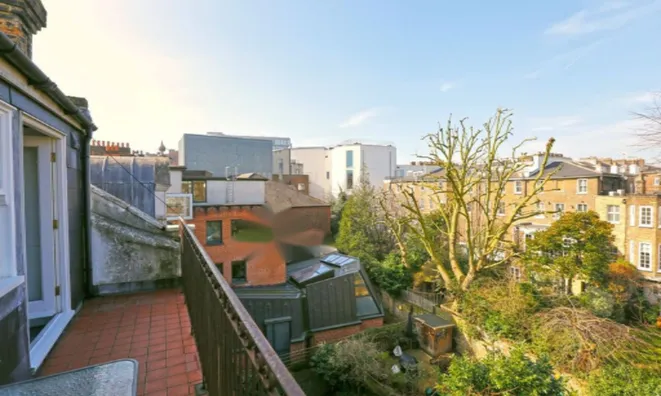 Недвижимость Adamson Road: 4