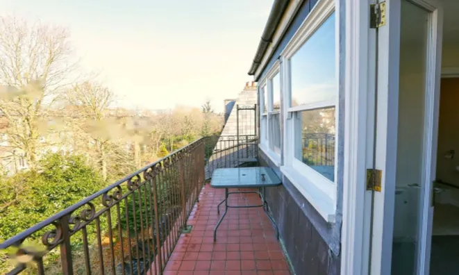 Недвижимость Adamson Road: 11