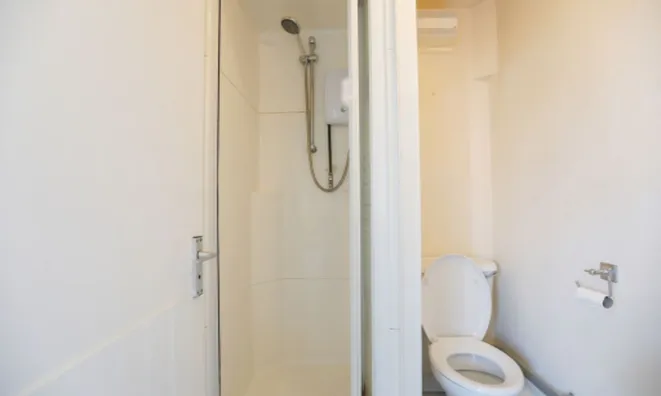 Недвижимость Adamson Road: 13