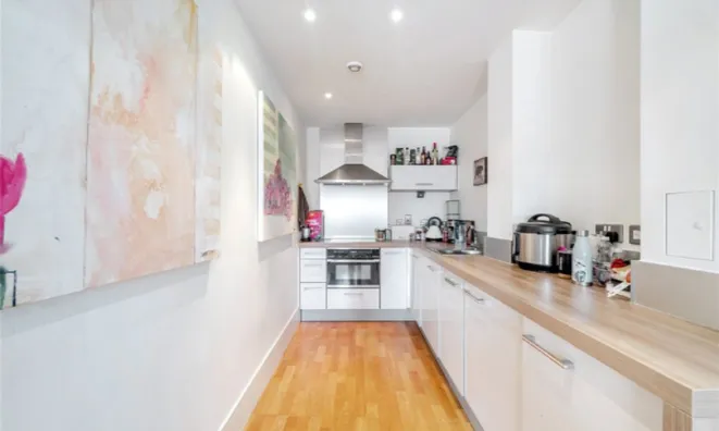 Недвижимость Highbury Stadium Square: 8