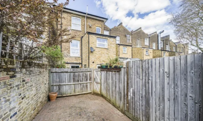 Недвижимость Loughborough Road, Brixton: 1