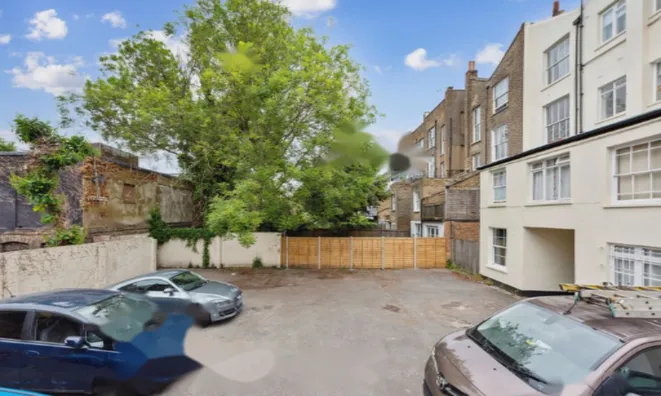 Недвижимость Cliff Road: 4