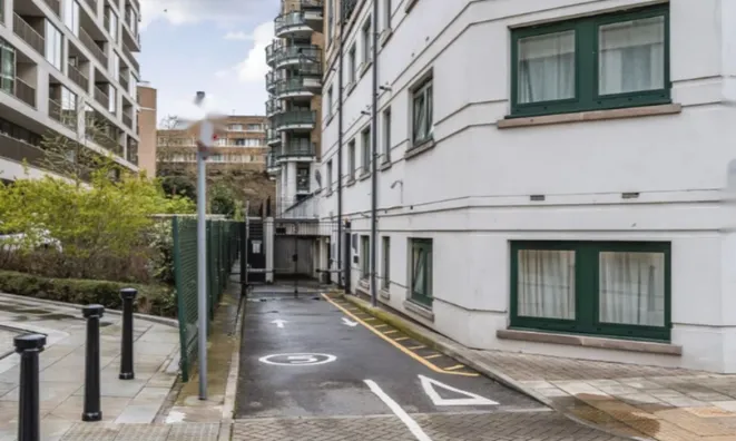 Недвижимость Atwood House, Beckford Close: 2