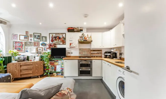 Недвижимость Henriques Street: 4