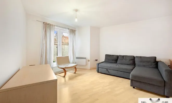 Недвижимость Ferndale Road: 3