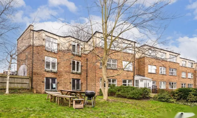 Недвижимость Ferndale Road: 6