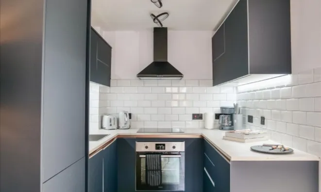 Недвижимость Canterbury Court, Bromyard Avenue: 14