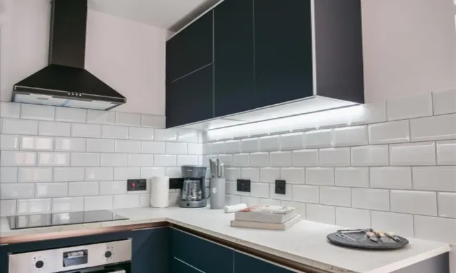 Недвижимость Canterbury Court, Bromyard Avenue: 16