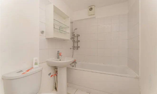 Недвижимость Johnson Street: 6