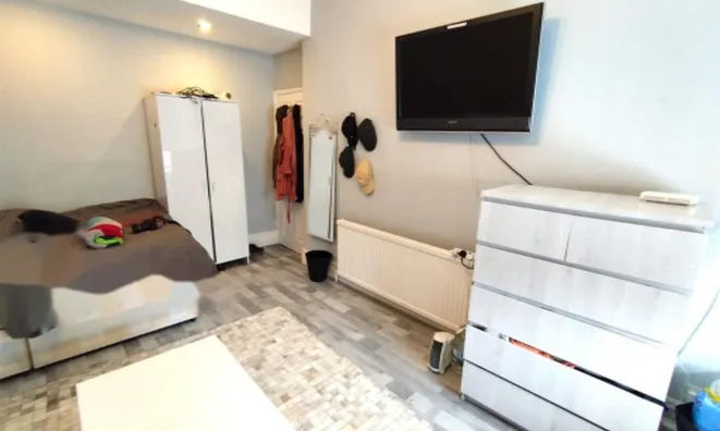 Недвижимость St. Thomas's Road: 8