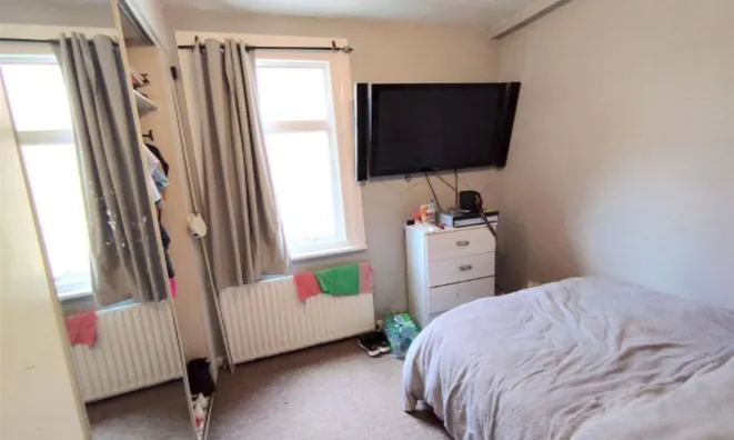 Недвижимость St. Thomas's Road: 11