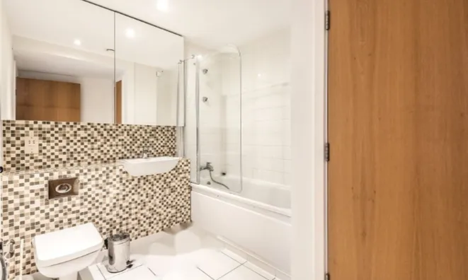 Недвижимость Plumbers Row: 8