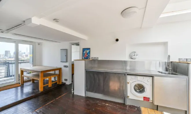 Недвижимость Brandon Estate, Oval: 1