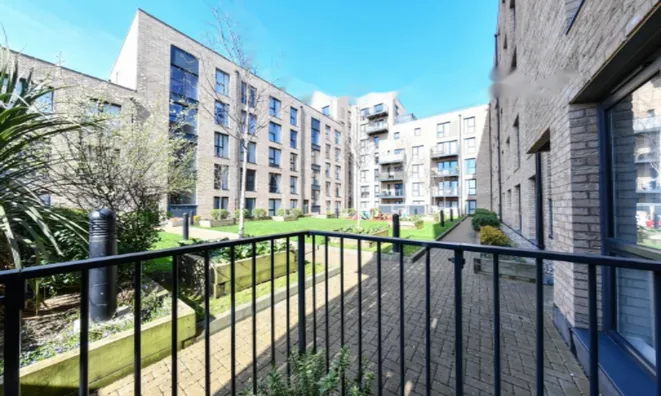 Недвижимость Coleby House, Woodly Crescent: 1