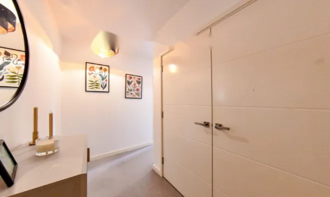 Недвижимость Coleby House, Woodly Crescent: 3