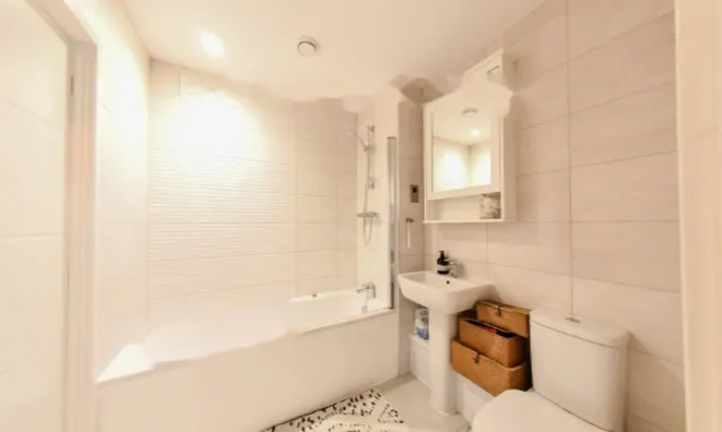 Недвижимость Coleby House, Woodly Crescent: 24