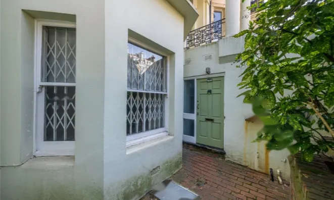 Недвижимость Sutherland Avenue: 4