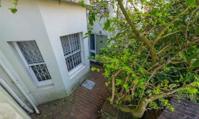 Недвижимость Sutherland Avenue: 5