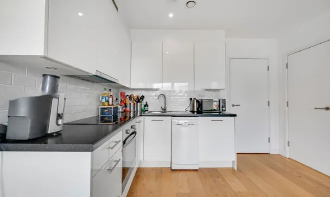 Недвижимость Woodger Road: 8