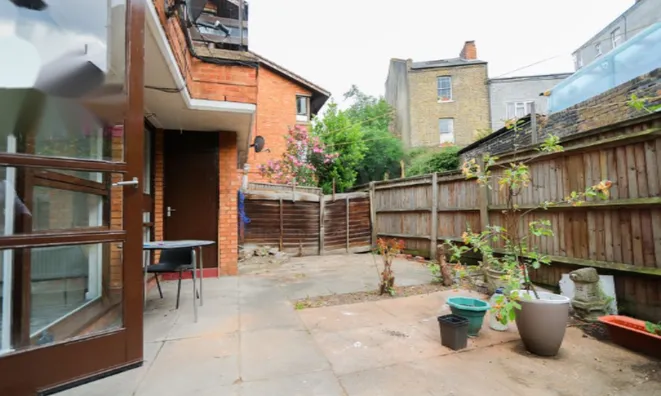 Недвижимость Mary Datchelor Close: 5