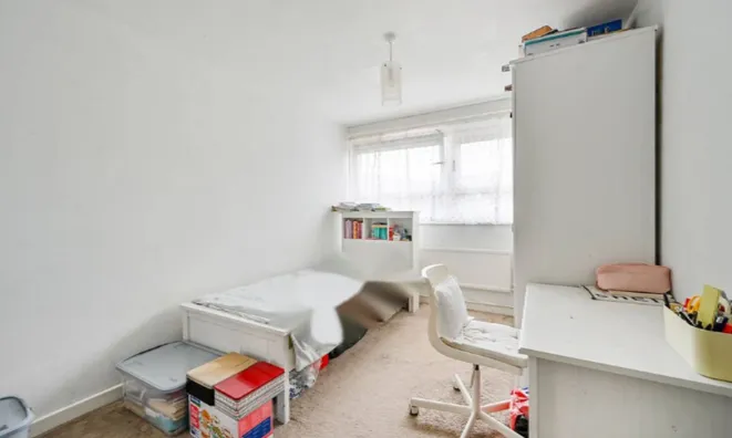 Недвижимость Trinity Way, East Acton: 1