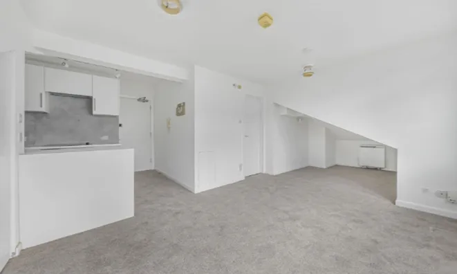 Недвижимость 3 Adamson Road: 9