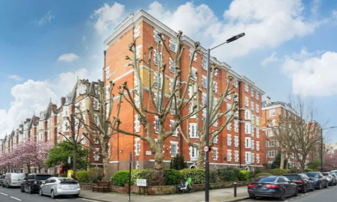 Недвижимость Grove End Road: 2