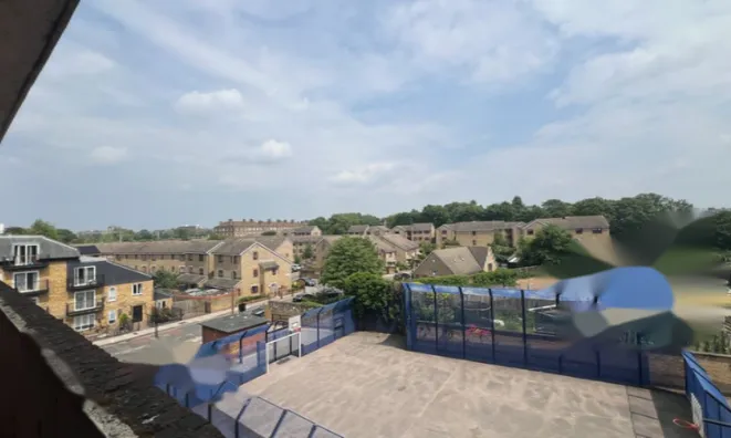 Недвижимость Vallance Road: 10