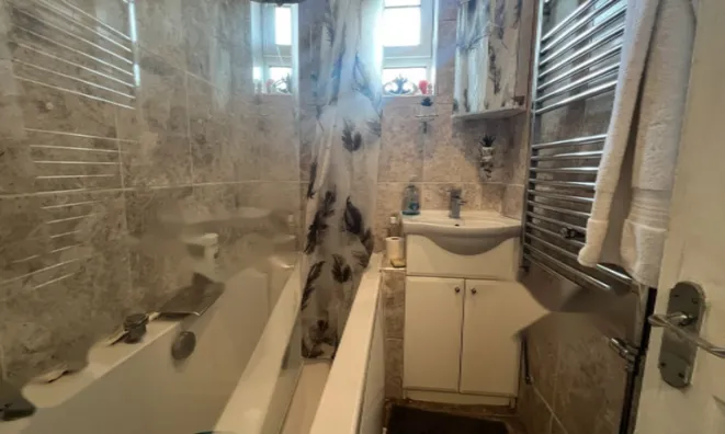 Недвижимость Vallance Road: 16